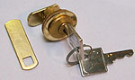 lock, different key numbers Ø 18, polished brass